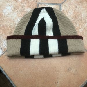 Burberry cashmere beanie